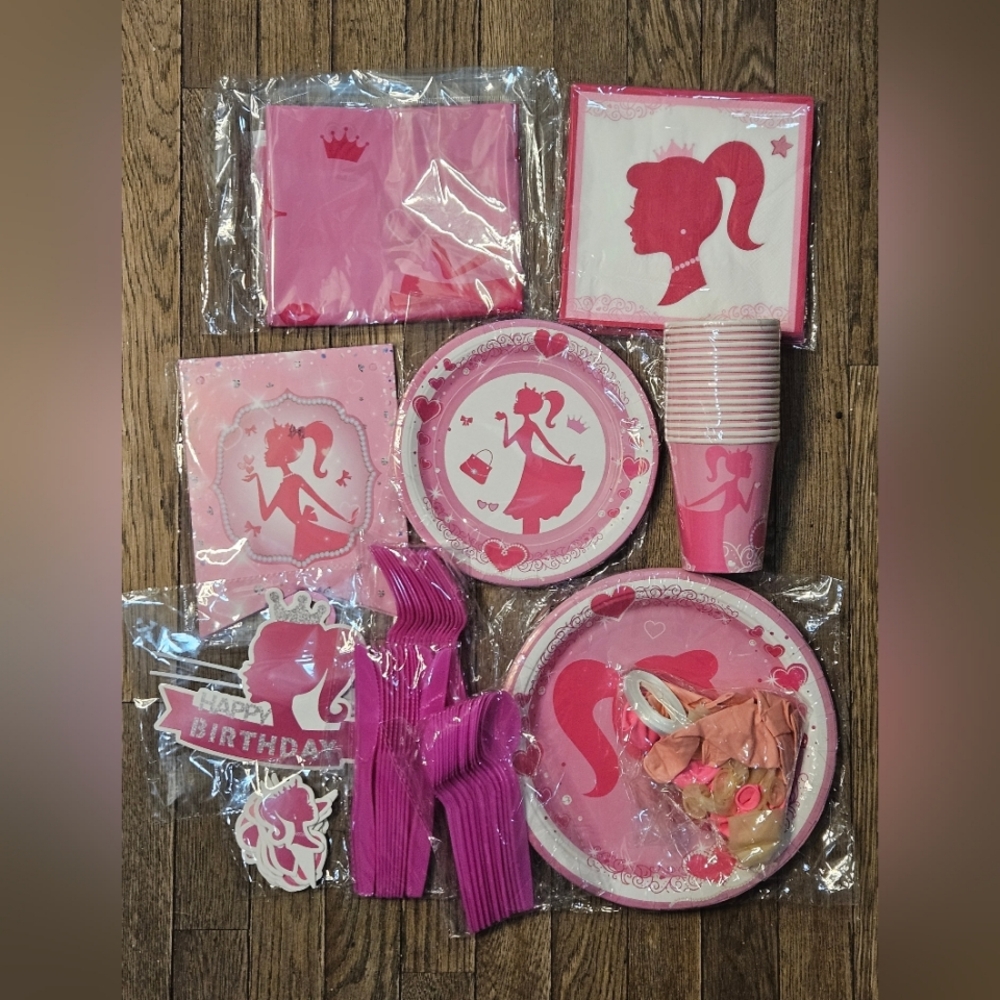 NIB Pink Princess Party Supplies Set